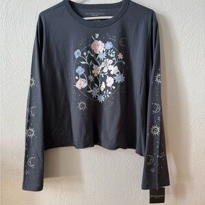 NWT Grayson Threads Black Label Celestial Flowers Cropped Long Sleeve Tee Sz M